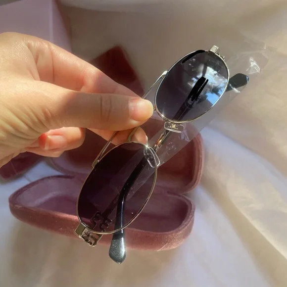 Oval sunglasses - Picture 2 of 2